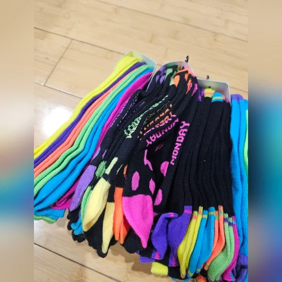 41 Pairs Rampage DEB Colorful Neon Low Cut No Show Lot Of Socks OS - Picture 8 of 14